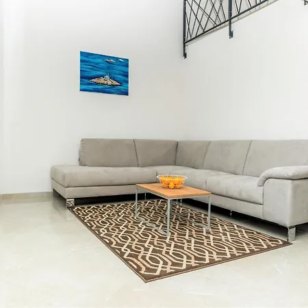 Island View Apartment *